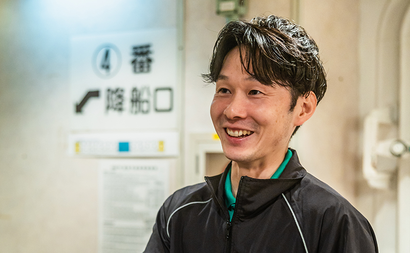 事務部　藤野さん